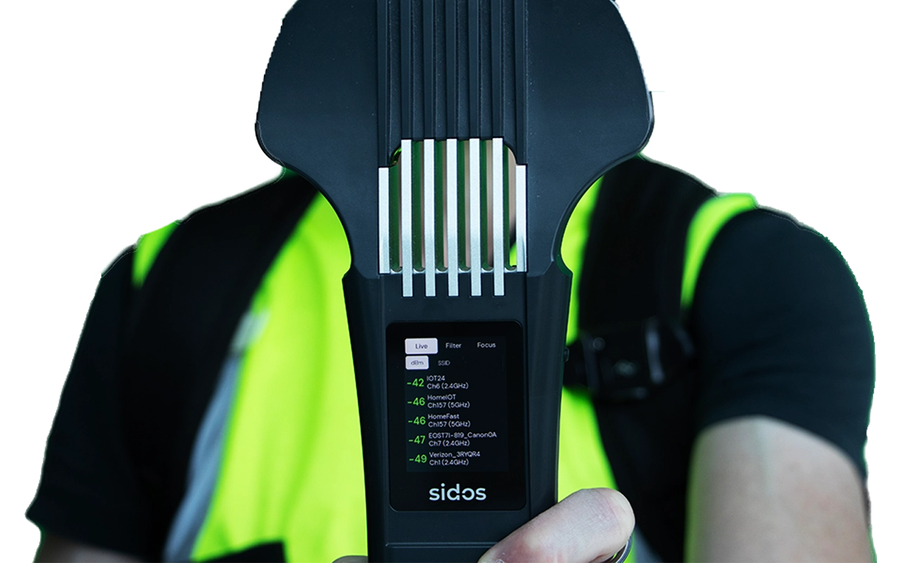 Wi-Fi professional performing a survey with the Sidos Wave